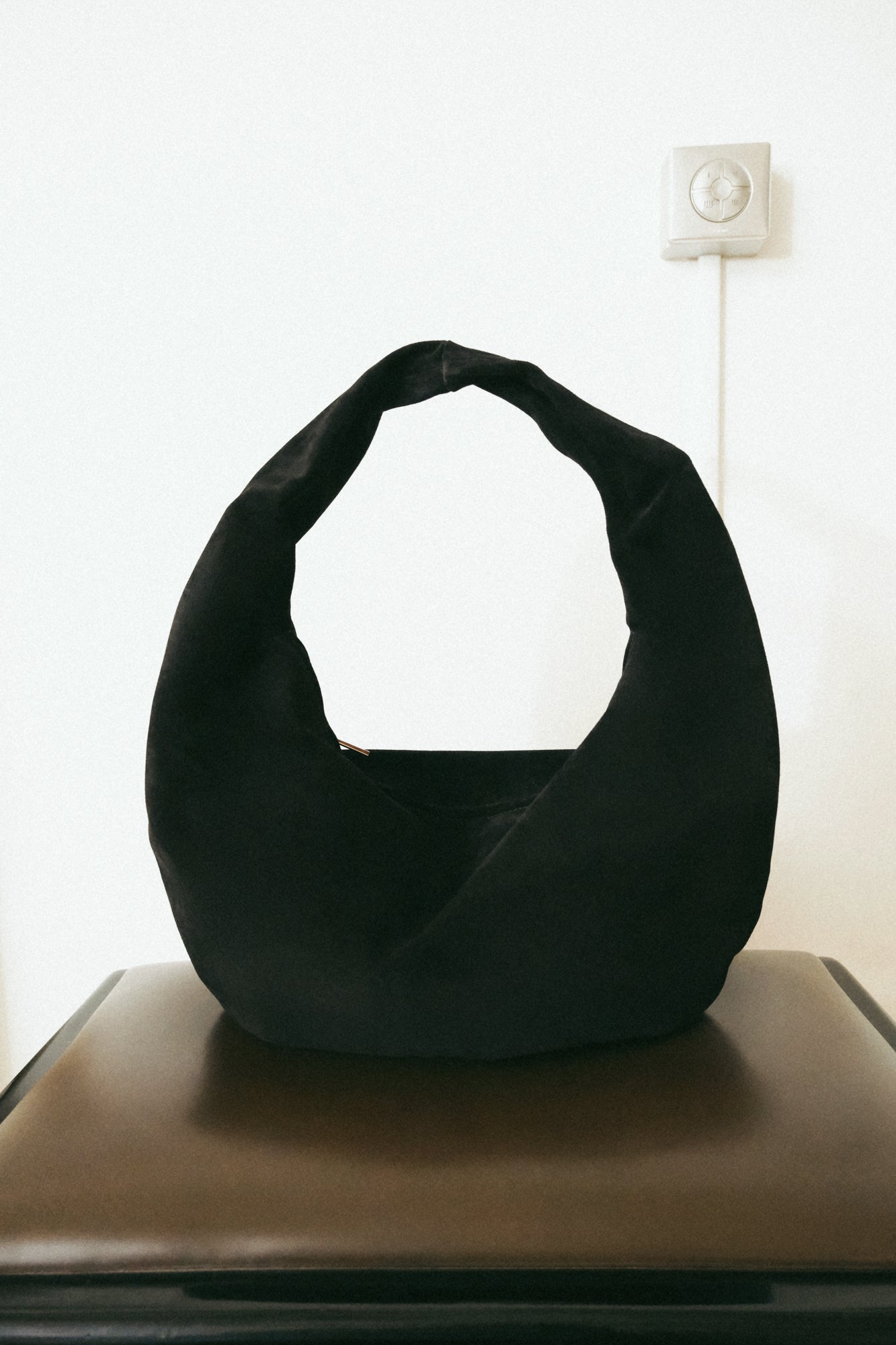 Alva Shoulder Bag Suede Black