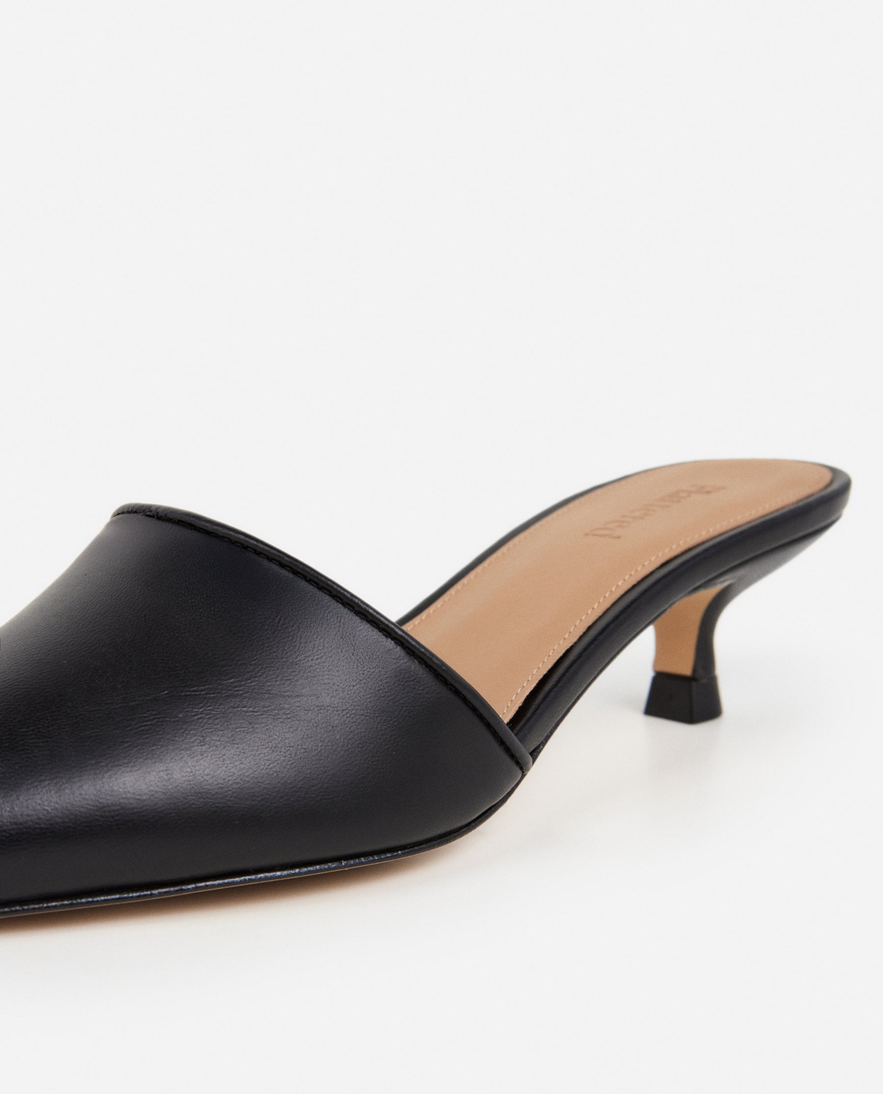 Noomi Leather Black