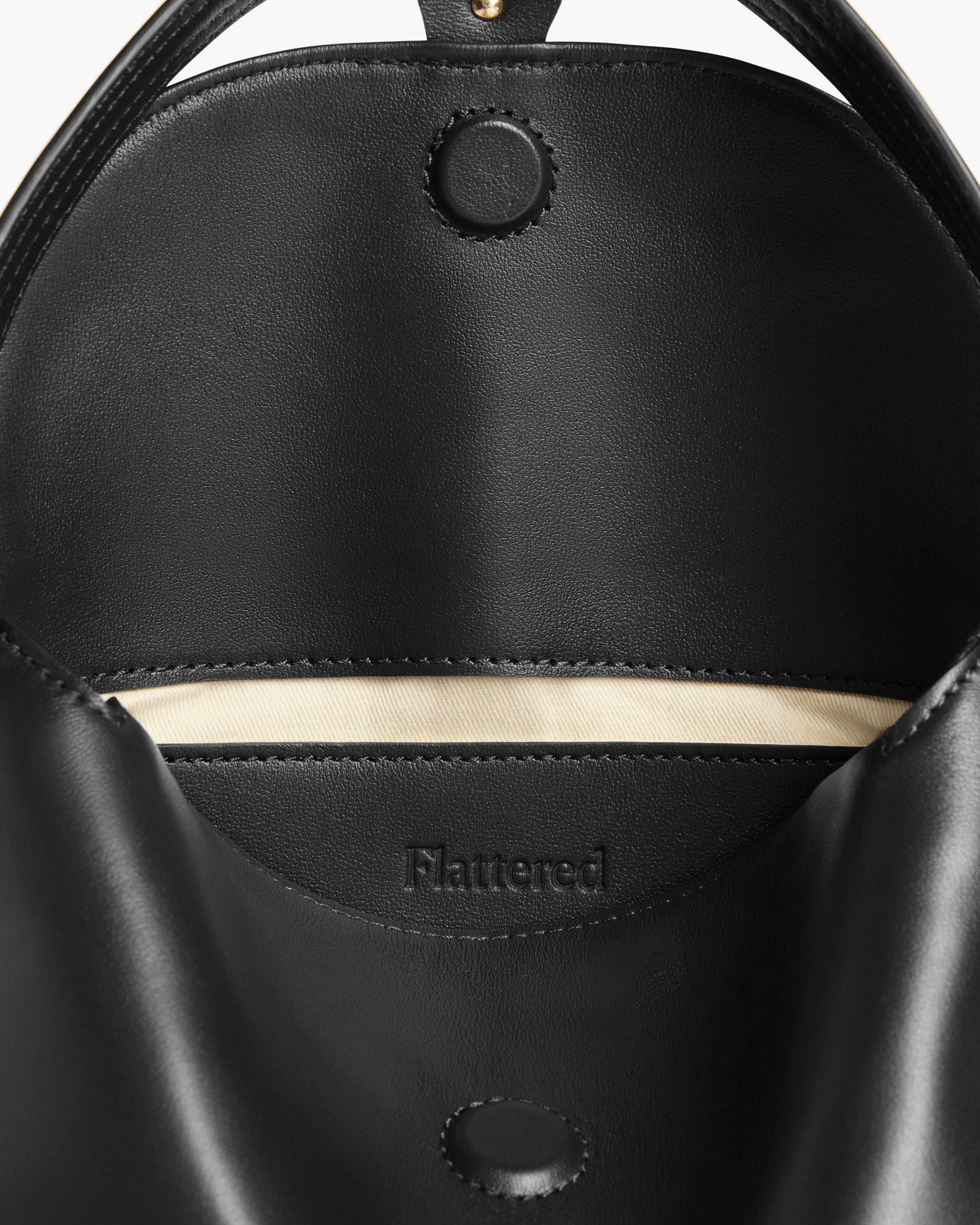 Gaia Mini Bag Leather Black 0405